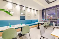 Homeinn Selected Hotel (Ya'an High-speed Railway Station) - พร้อมอาหารเช้า