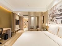 南京新港开发区亚朵酒店 - 几木大床房
