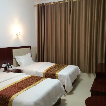 Xiangxiang Huabin Business Hotel