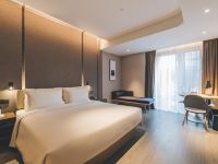 上海长宁仙霞路亚朵酒店 - 几木大床房