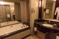 Dongguan MCB Lake Hotel - balcony