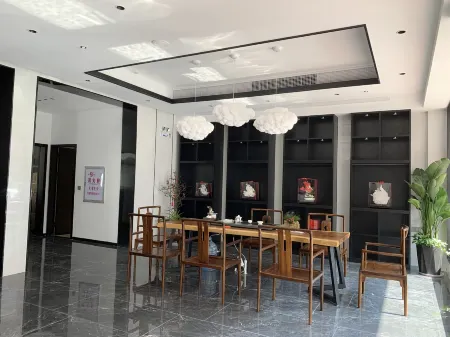 Clouds Boutique Hotel