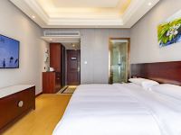 星程酒店(杭州钱江世纪城店) - 高级特大床房