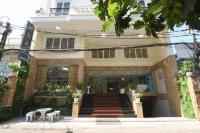 Hera Hotel Airport Hotels in Tan Binh