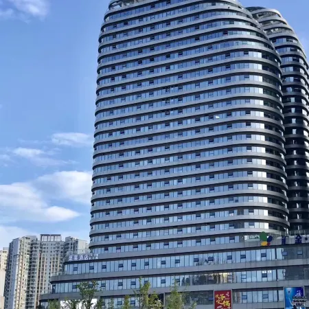 Guoguo Hotel (Xingyi Huijin Center Store)