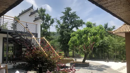 Ginkgo Homestay Отели рядом с достопримечательностью «Changxing Badujie Scenic Area»