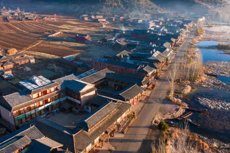 Love Song Hotel Отели рядом с достопримечательностью «Zouhun Bridge (Walking Marriage Bridge)»