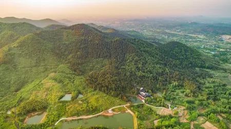 Tonghuali Yin Holiday Hotel Nanshan Bamboo Sea Отели рядом с достопримечательностью «Pingqiao Stone Dam»