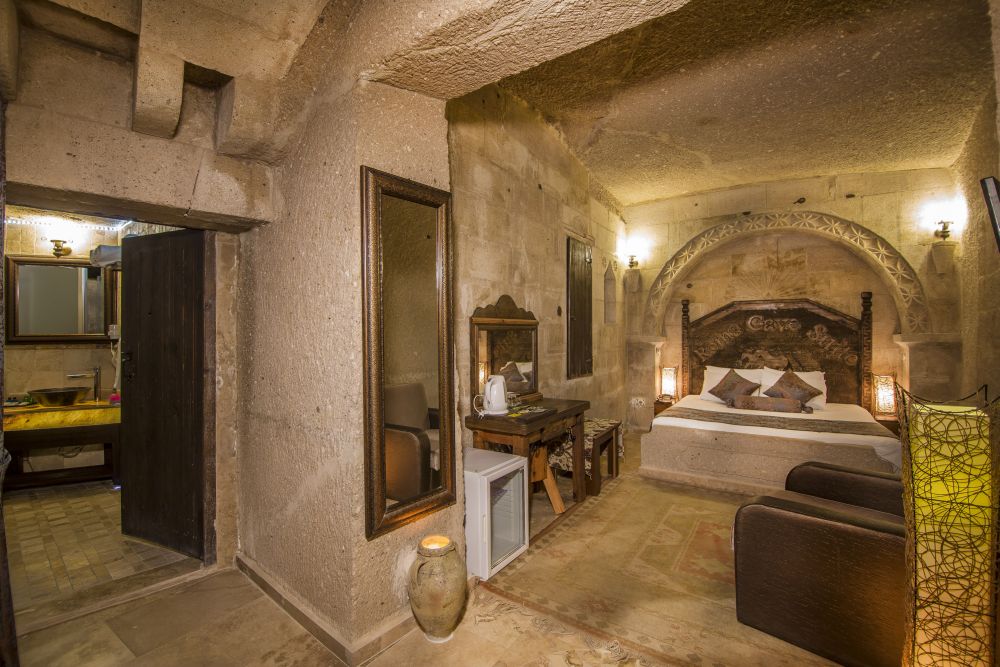 Roma Cave Suite