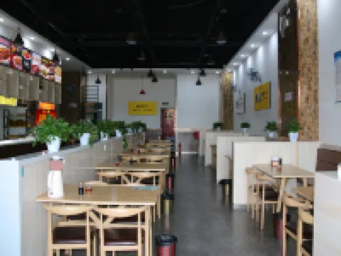 OHO城隱智惠民宿（漯河會展中心店）