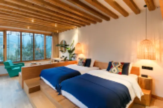 Xijiang Sanchunli Zhong Panorama Meisu