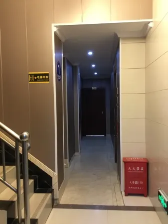 Yanjin Juquanlou Business Hotel Отели рядом с достопримечательностью «Dousha Gate Ancient Town»