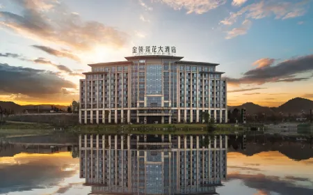 Lotus Grand Hotel Jinling