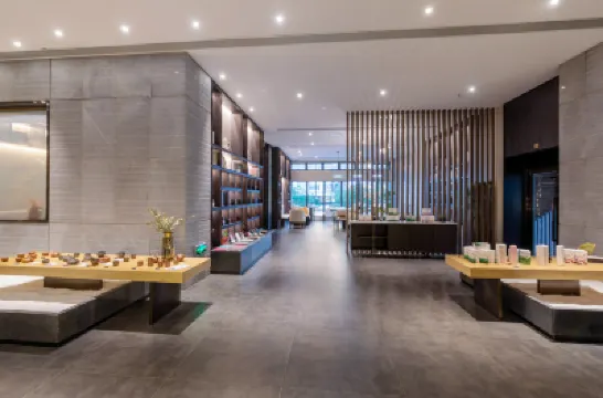 H' Life Hotel (Shenzhen Nanshan Metro Station) Hotel berhampiran Fengsun Wugong Ancestral Temple