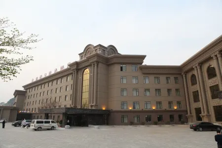 Longyuan Holiday Hot Spring Hotel