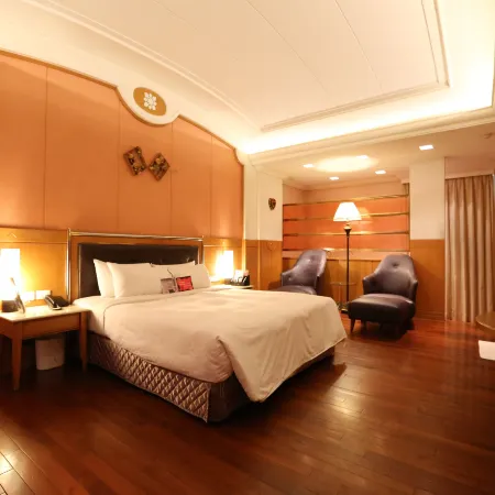Royal Group Motel Tainan Branch Отели рядом с достопримечательностью «Старая улица Аньпин»