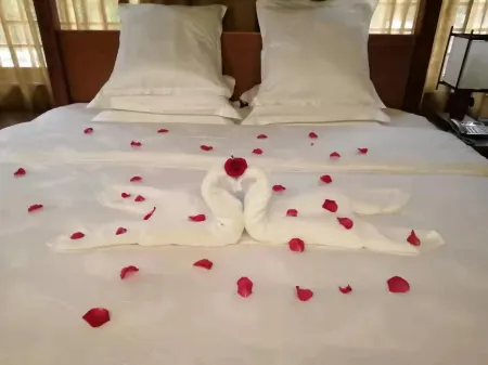 Queli Hotel Отели рядом с достопримечательностью «WuMaCi Jie»