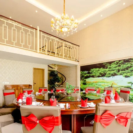 Weifang Silk Road Hotel (Songpan Passenger Transport Center)
