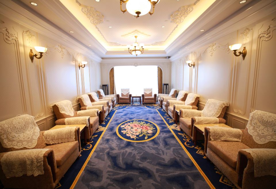 1. 상하이 둥후 호..