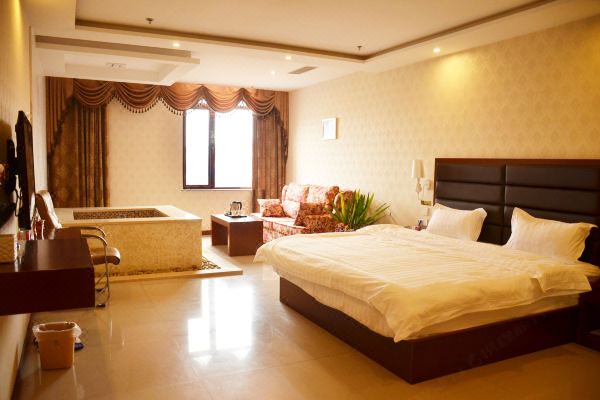 岫岩佳泰温泉宾馆