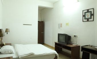 Xinjing Hostel