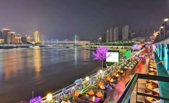 Qiyue River-view Boutique Apartment (Chongqing Nanbin Road Yanyu Park)