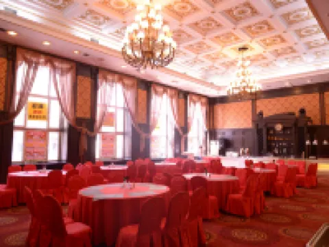 ハルビン竜門貴賓樓ホテル（鉄道駅） ハルビンのホテル