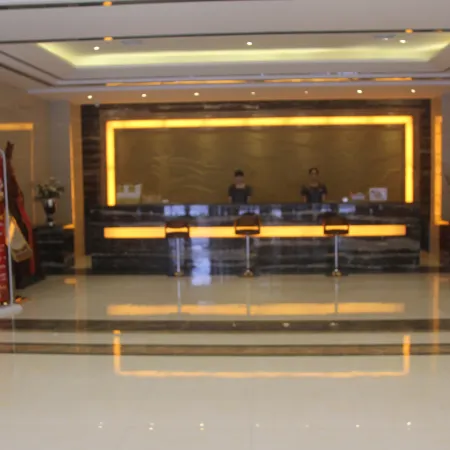 Xiping Runfeng Business Hotel