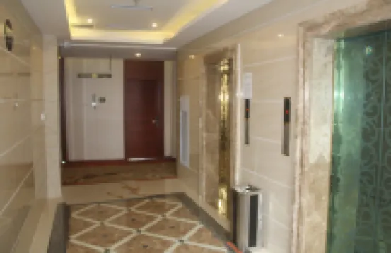 Xiping Runfeng Business Hotel