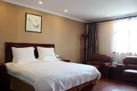 GreenTree Inn Anhui Wuhu Fangte North Changjiang Road Business Hotel Hotel in zona Wuhu Port No.15 and No.16 Marina