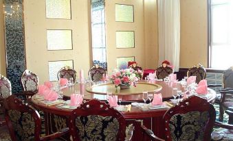 Hongtu Holiday Hotel - Housity