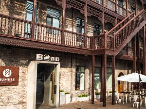 Hanshe Inn (China Baroque Block Subway Station)