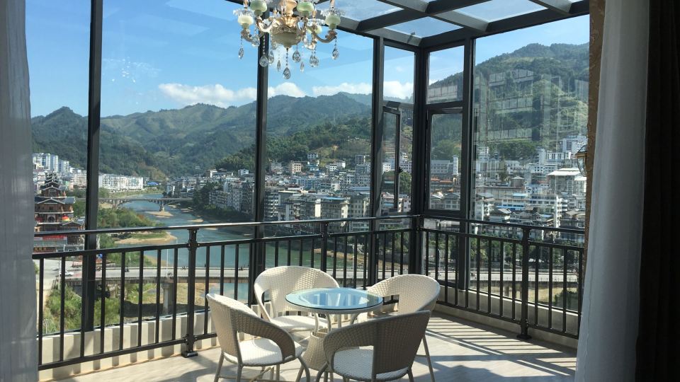 Li Jing Holiday Inn