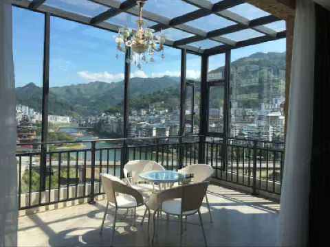 Li Jing Holiday Inn Hotels in County Area