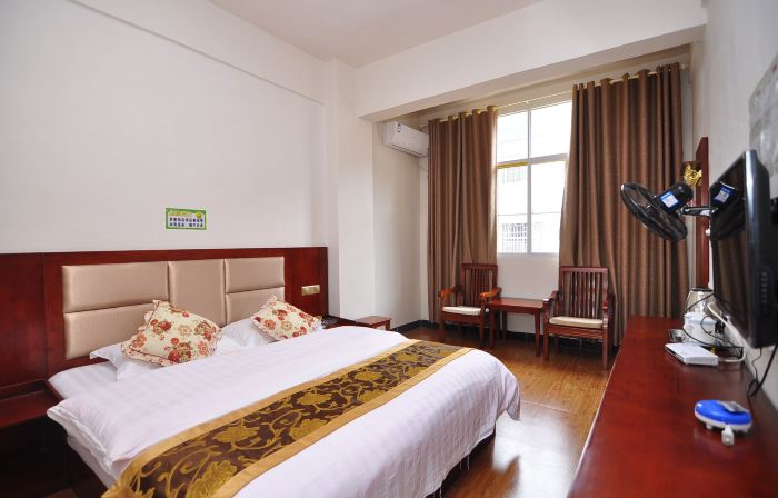 Menghai Tea City Business Hotel
