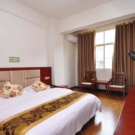 Menghai Tea City Business Hotel