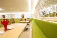 花園假日飯店（連州順盈廣場店） - 停車場