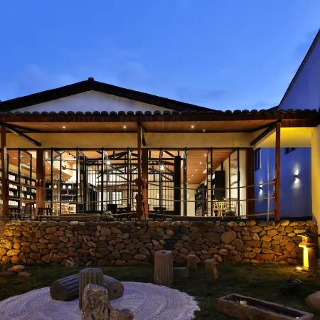 Taoshe Resort Hotel (People's Square Taoyangli Scenic Area Branch)