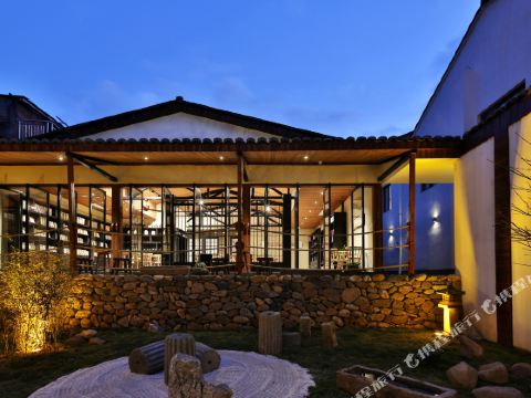 Taoshe Resort Hotel (People's Square Taoyangli Scenic Area Branch)