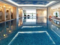 广州阳光酒店 - 室内游泳池