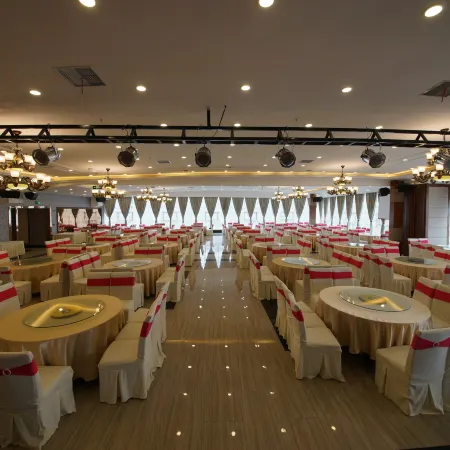 Jin E Hotel