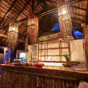 Cocotinos Lembeh a Boutique Dive Lodge Dining/Meeting Rooms