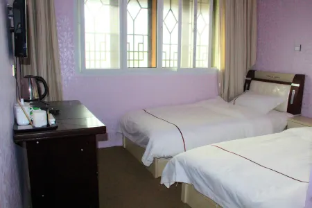 Jianmenguan Pengju Chinese Inn Отели рядом с достопримечательностью «Cuiyunlang»