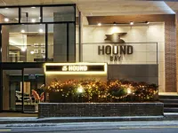 Bay Hound Hotel