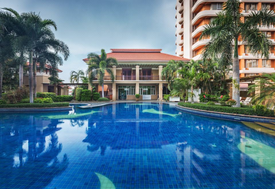 Eastern Grand Palace Hotel Over view