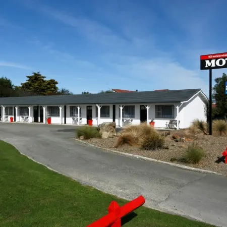 Colonial Lodge Motel