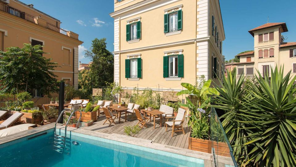 Palm Gallery Hotel