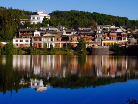 Tengchong Yujing Lake View Inn Отели в г. Тенчун