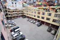 Huazang Hotel Hotel a Baiyü