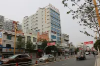 Qingtian Boutique Hotel (Zhaotong Fengxia Road)